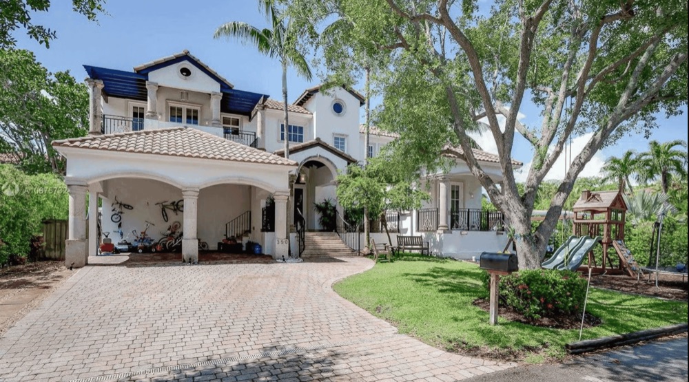 350 Redwood Ln